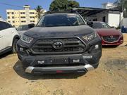 Toyota RAV4 XLE Premium FWD 2019 Gray for sale