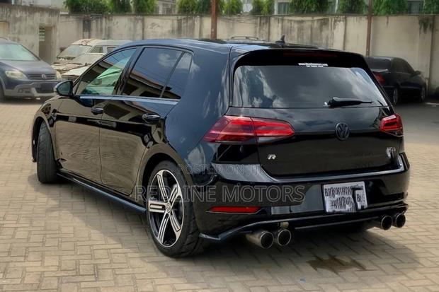 Volkswagen Golf R 2017 Black