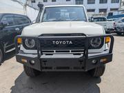 Toyota Land Cruiser 2018 White for sale