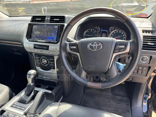 Toyota Land Cruiser Prado 2.8 2019 Black