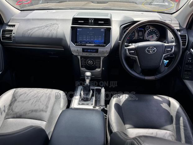 Toyota Land Cruiser Prado 2.8 2019 Black