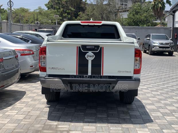 Nissan Navara 2016 White