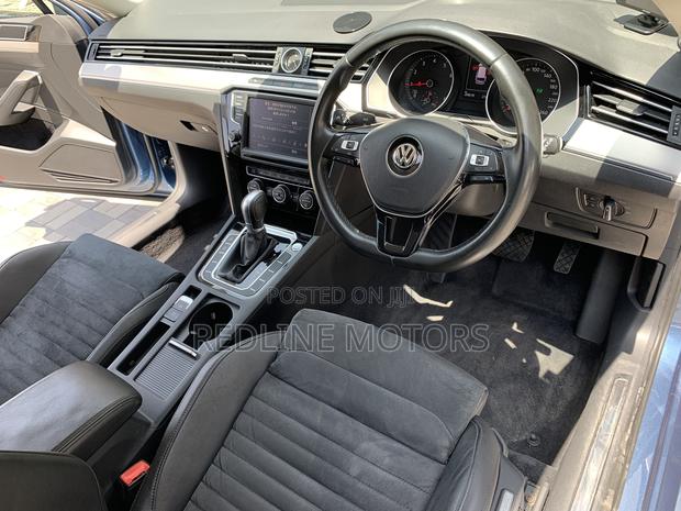 Volkswagen Passat 2017 Blue