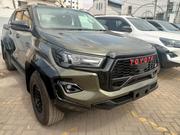 Toyota Hilux 2018 Green for sale