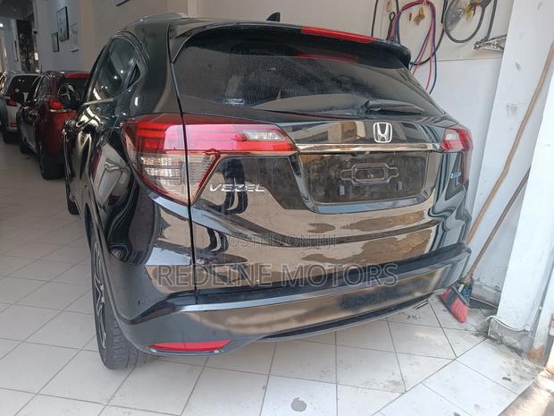 Honda Vezel 2018 Black