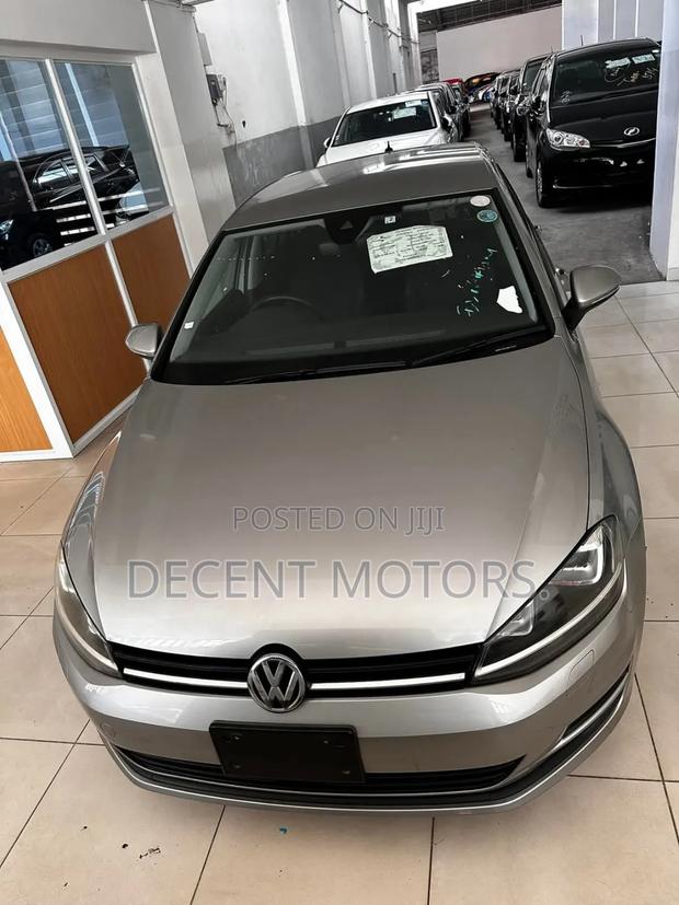 Volkswagen Golf TSI S FWD 2018 Silver