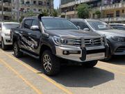 Toyota Hilux SR5+ 4x4 2018 Gray for sale