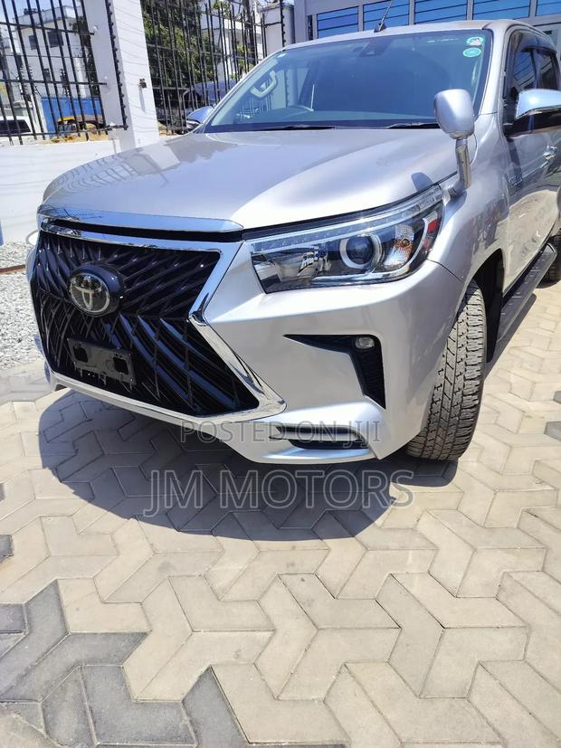 Toyota Hilux 2019 Silver
