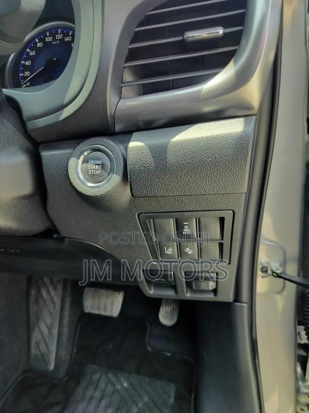 Toyota Hilux 2019 Silver