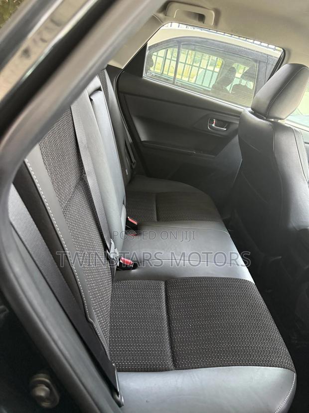 Toyota Auris 2018 Black