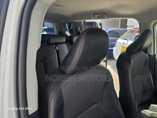 Toyota Sienta 2018 Off white