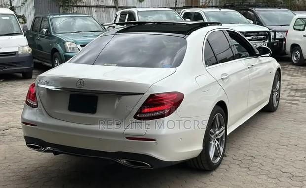 Mercedes-Benz E350e 2019 Pearl