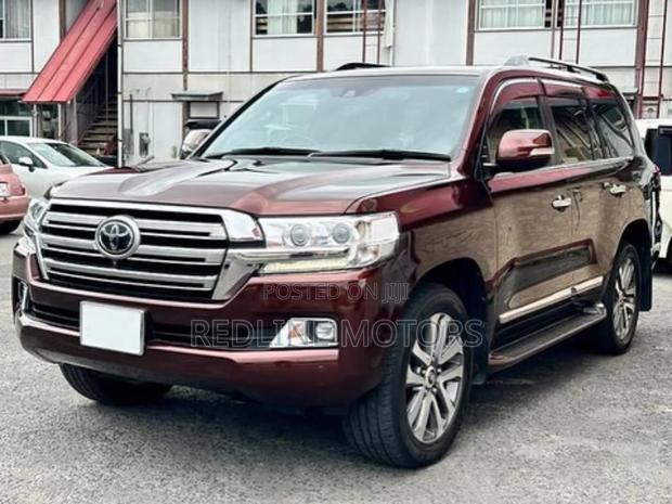 Toyota Land Cruiser 4.6 V8 ZX 2019 Brown
