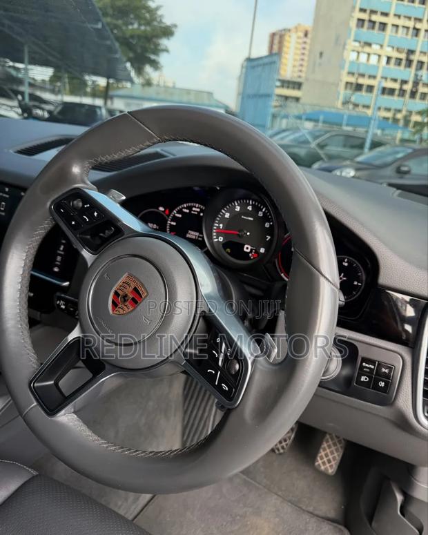 Porsche Cayenne 2018 White