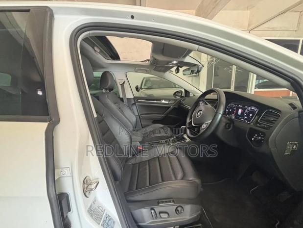 Volkswagen Golf Variant 2018 White