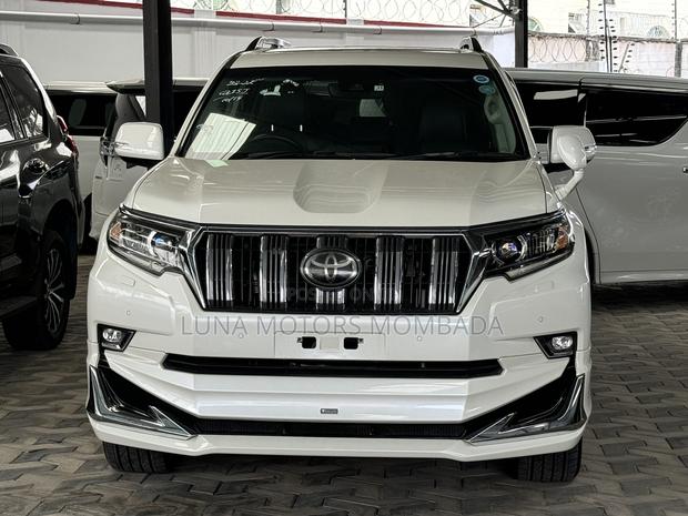 Toyota Land Cruiser Prado 2.7 2018 White