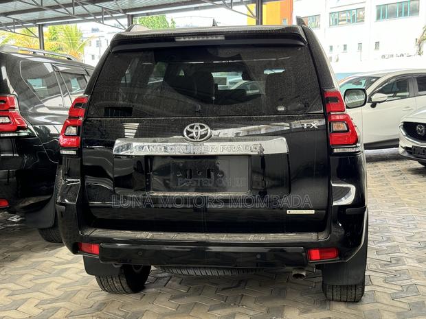 Toyota Land Cruiser Prado 2.8 2018 Black