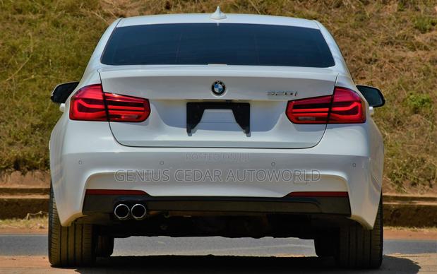 BMW 320i 2017 White