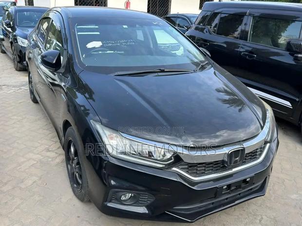 Honda Grace 1.5 Hybrid AWD 2018 Matt Black