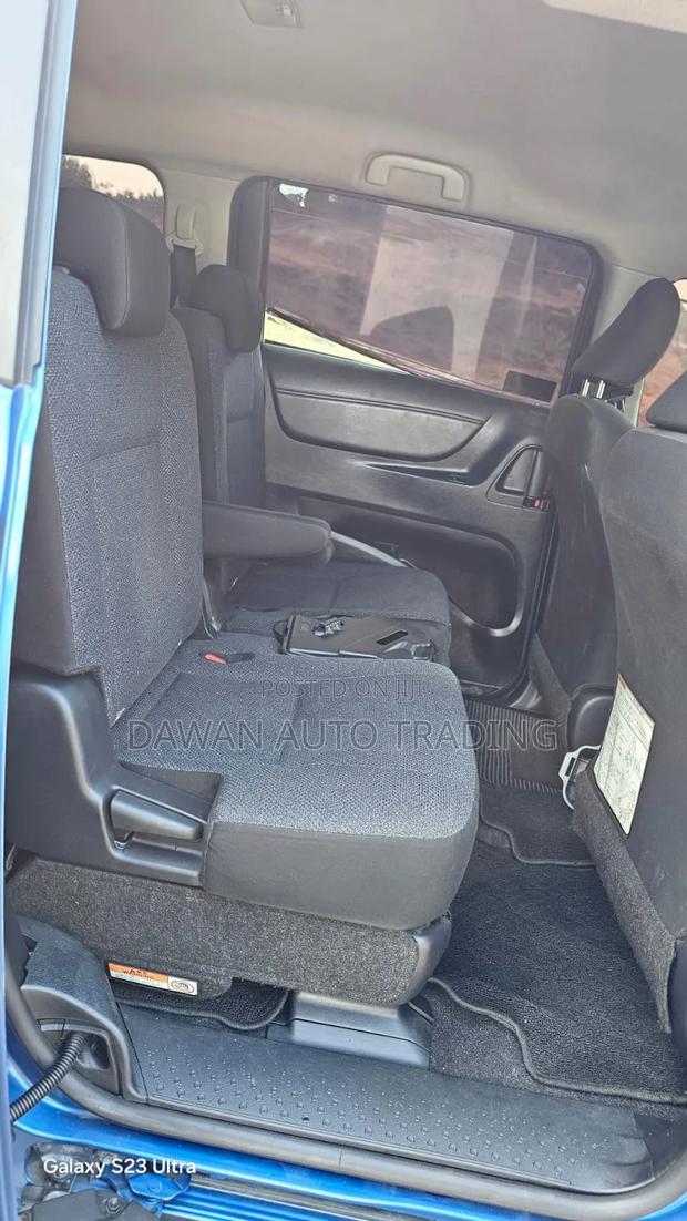 Toyota Sienta 2015 Blue