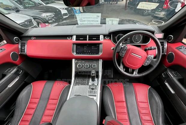 Land Rover Range Rover Sport SVR 2018 Matt Black
