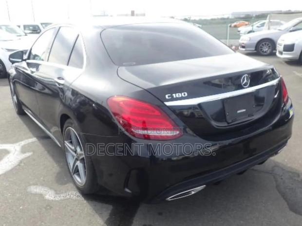 Mercedes-Benz C180 2018 Black