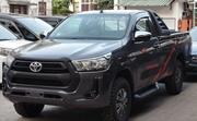 Toyota Hilux SR HI-Rider 2018 Gray for sale