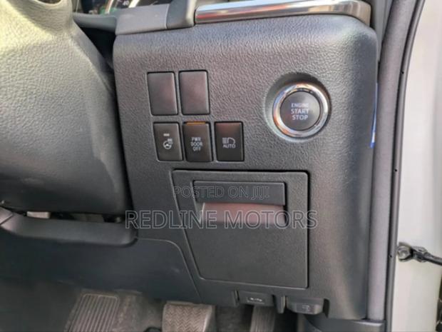 Toyota Alphard 3.5 Petrol AWD 2020 Pearl