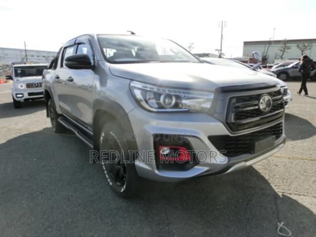 Toyota Hilux 2019 Silver