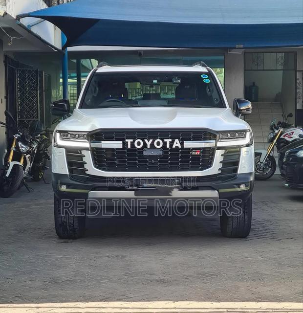 Toyota Land Cruiser 2022 Pearl