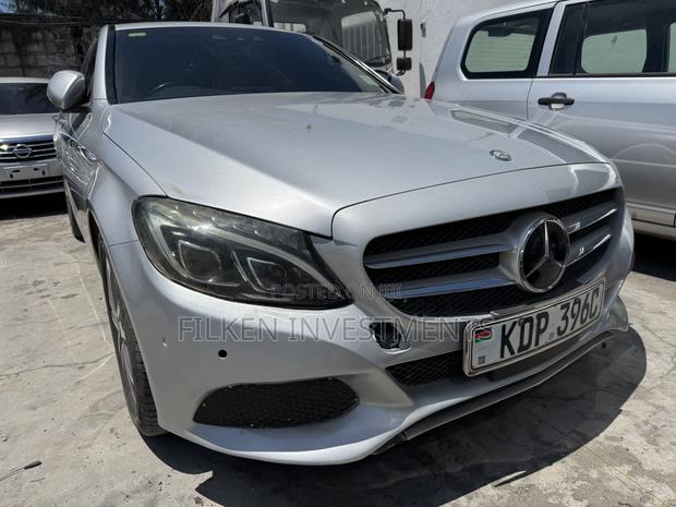 Mercedes-Benz C200 2017 Silver