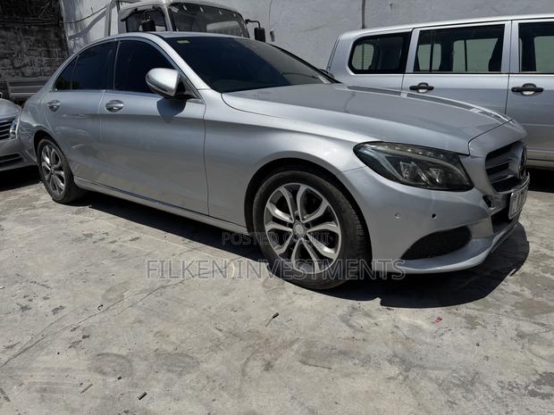 Mercedes-Benz C200 2017 Silver