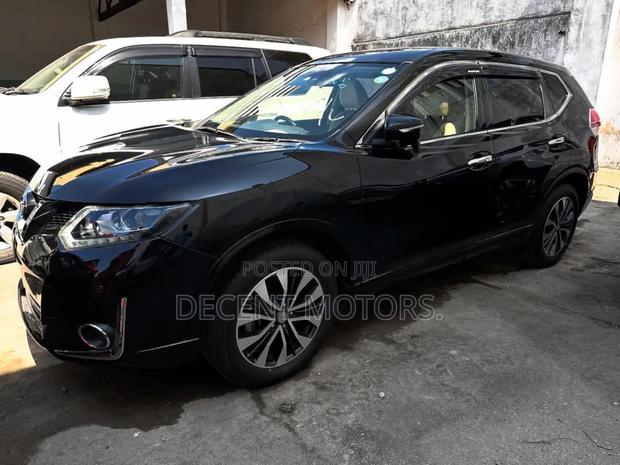 Nissan X-Trail 2.0 Petrol FWD 2018 Black
