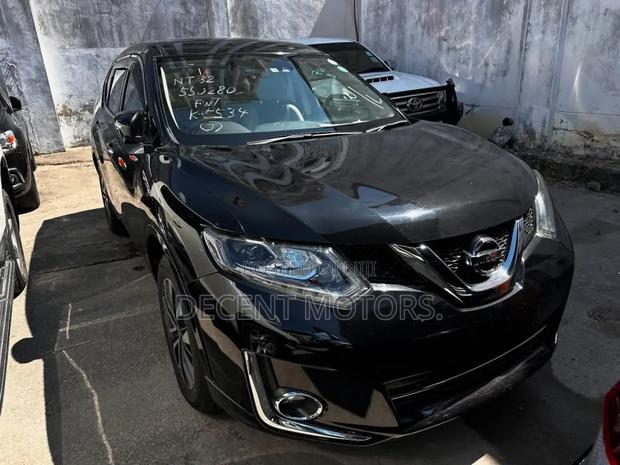 Nissan X-Trail 2.0 Petrol FWD 2018 Black
