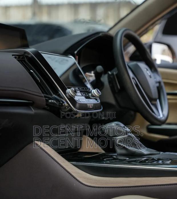 Toyota Crown 2018 Black