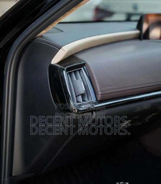 Toyota Crown 2018 Black