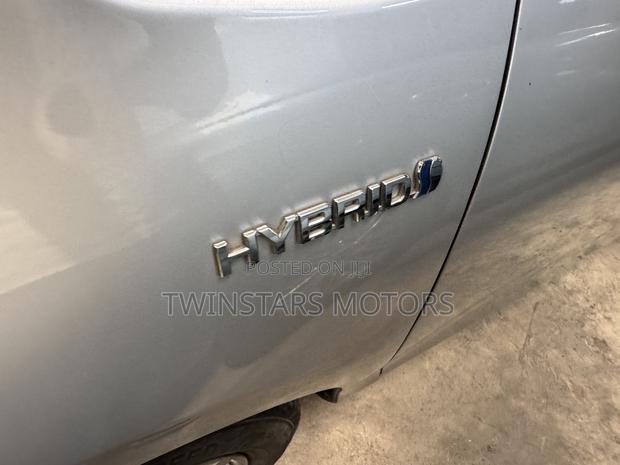 Toyota Vitz 1.5 FWD Hybrid 5dr 2019 Silver
