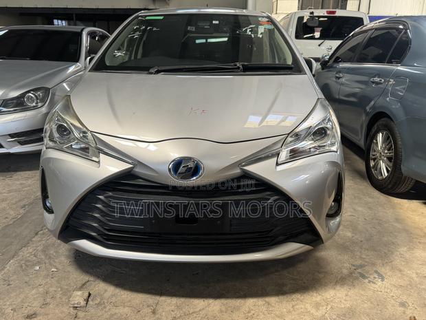 Toyota Vitz 1.5 FWD Hybrid 5dr 2019 Silver