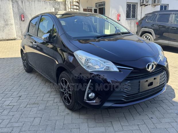 Toyota Vitz 1.0 FWD 5dr 2019 Burgundy