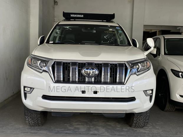 Toyota Land Cruiser Prado 2019 White