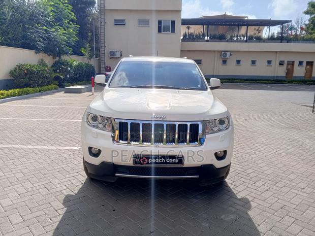 Jeep Cherokee 2011 White