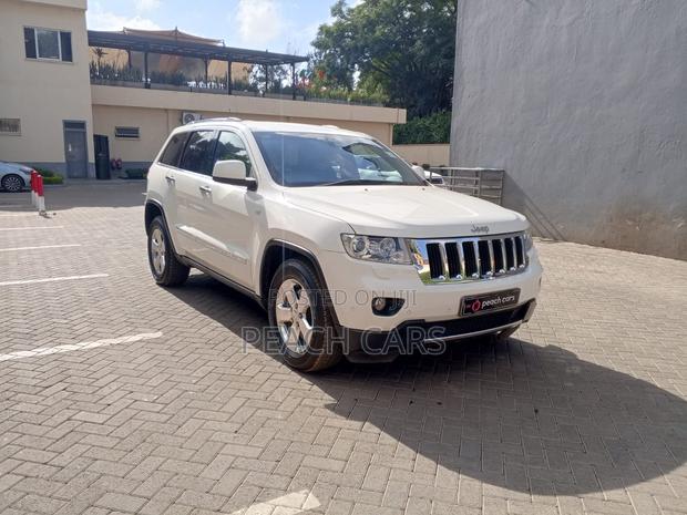 Jeep Cherokee 2011 White