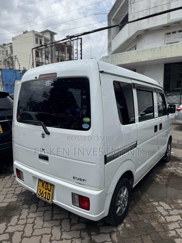 Suzuki Every Wagon 2015 White