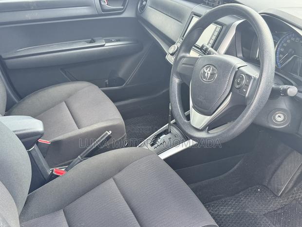 Toyota Corolla Fielder 2018 White