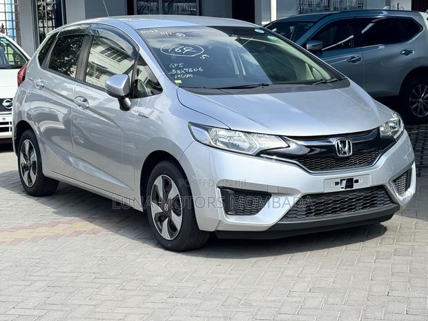 Honda Fit 2018 Silver