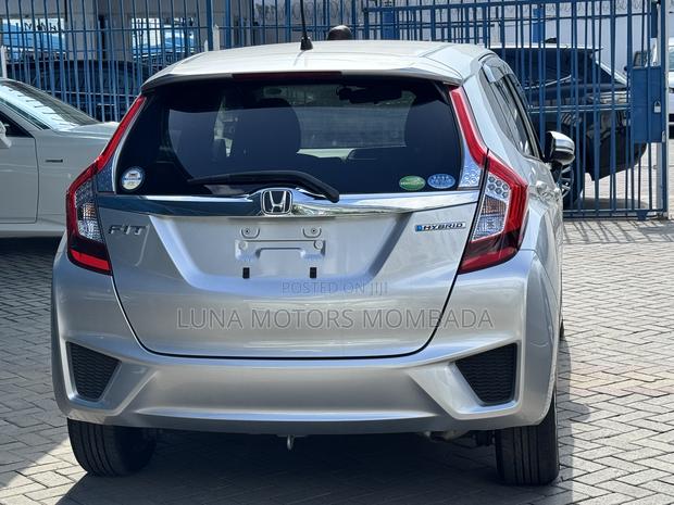 Honda Fit 2018 Silver