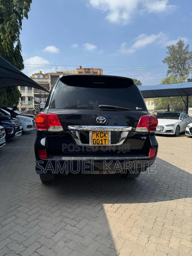 Toyota Land Cruiser 2011 Black
