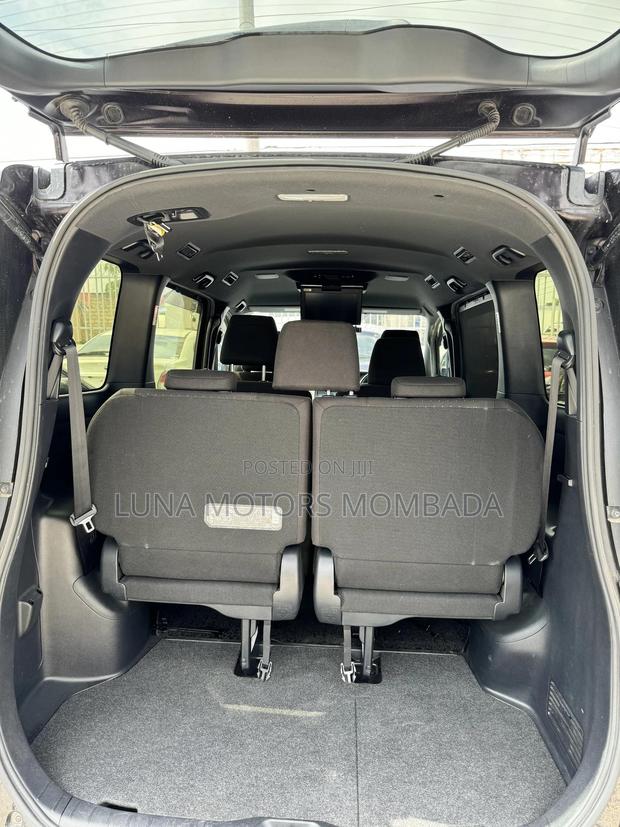 Toyota Noah 2018 Purple