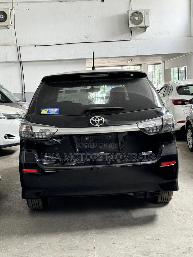 Toyota Wish 2017 Black