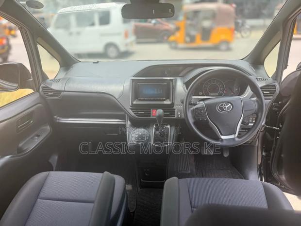 Toyota Noah 2.0 FWD (8 Seater) 2018 Black
